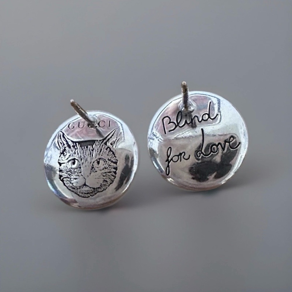 ⭐️ Gucci Silver 'Blind for Love' Engraved Cat Face Stud Earrings